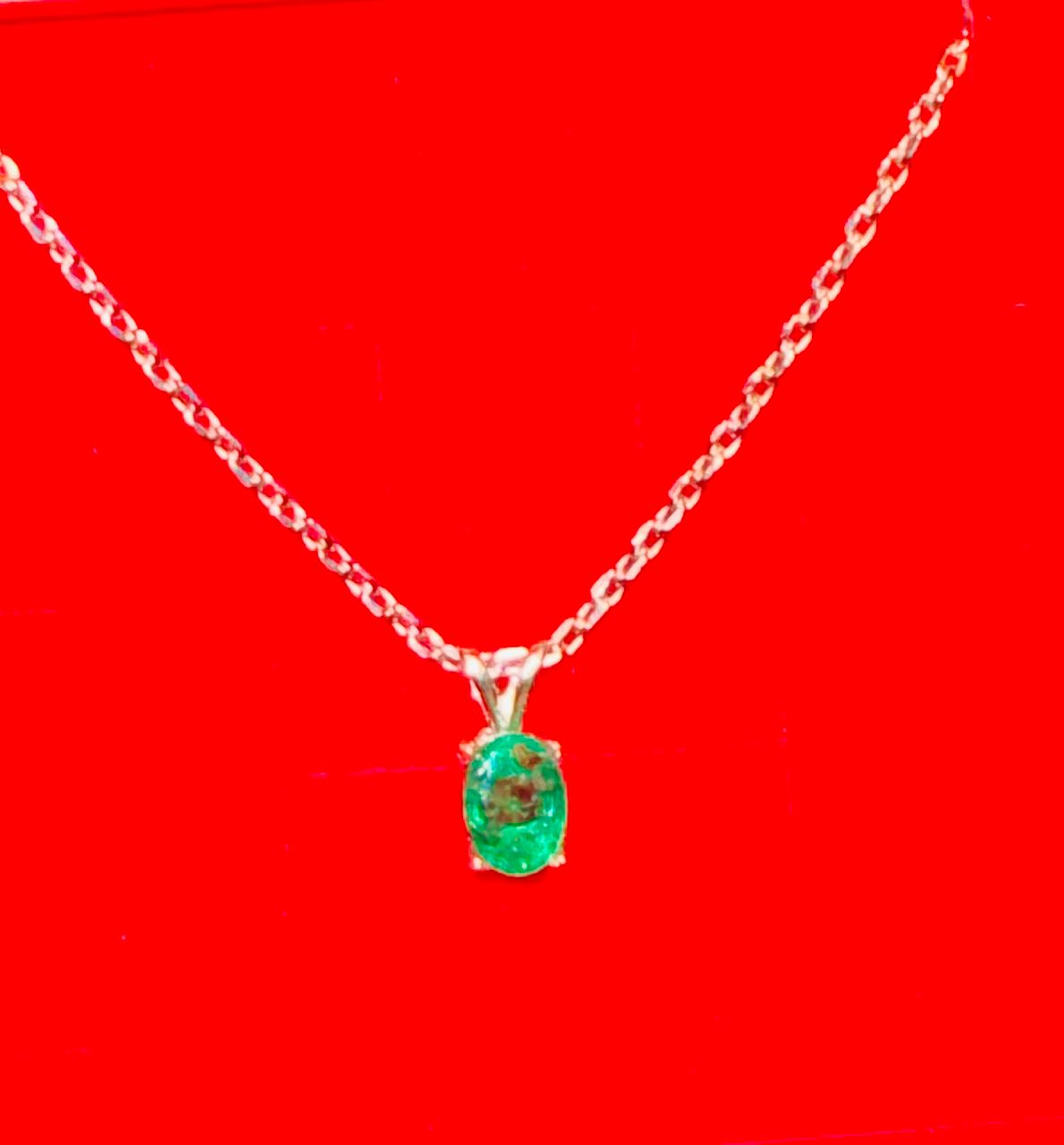 💎 Pendentif en Argent avec Émeraude Naturelle – 0,75 carat 💎